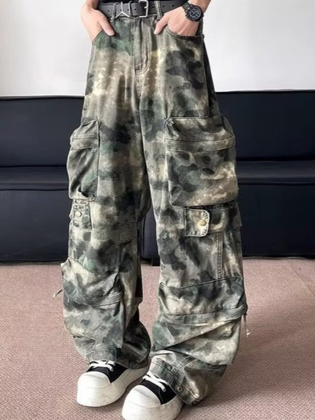 e73f5ab9-ce82-4718-9bbd-e35f160d1c70-Max